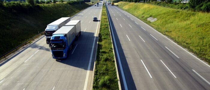 Divieti: in agosto vietato il transito per veicoli oltre le 7,5 ton lungo le strade regionali 450 e 11Dir tra i caselli di Peschiera e Affi