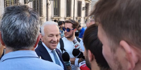 Comunicato Stampa UNATRAS: dal Governo provvedimenti concreti per l’Autotrasporto – Sospeso il fermo nazionale dei servizi dal 25 al 29 maggio