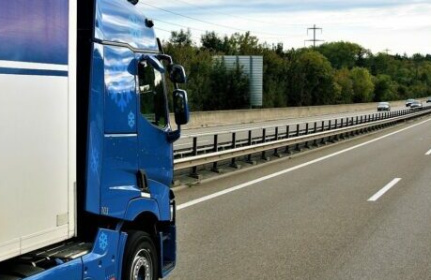 Comunicato stampa: Autotrasporto, al via il credito d’imposta e il tavolo permanente con il Governo. UNATRAS revoca definitivamente il fermo